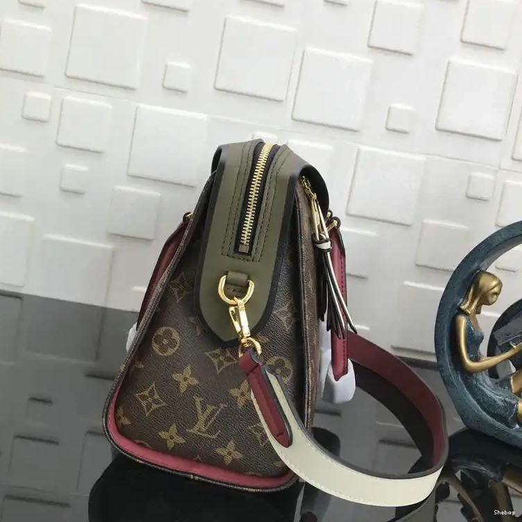 LV Bags 19T1L0332 0710